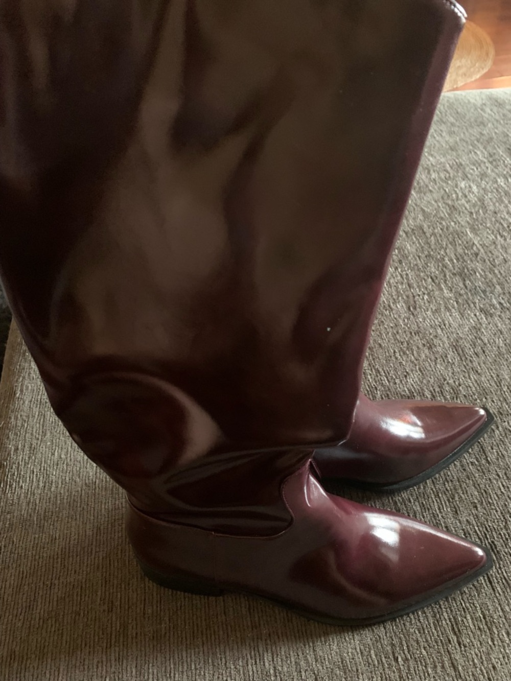 Women’s Tall Pointed-Toe Knee Boots - Burgundy